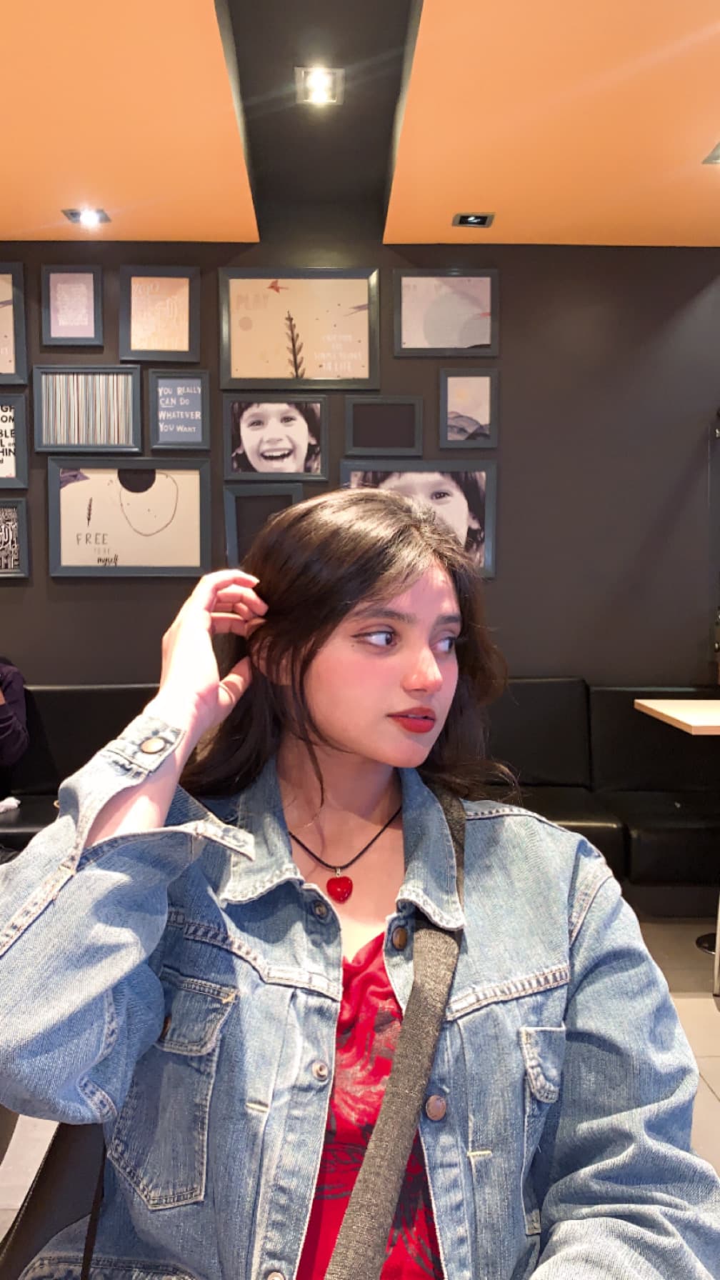 Afsheen profile photo