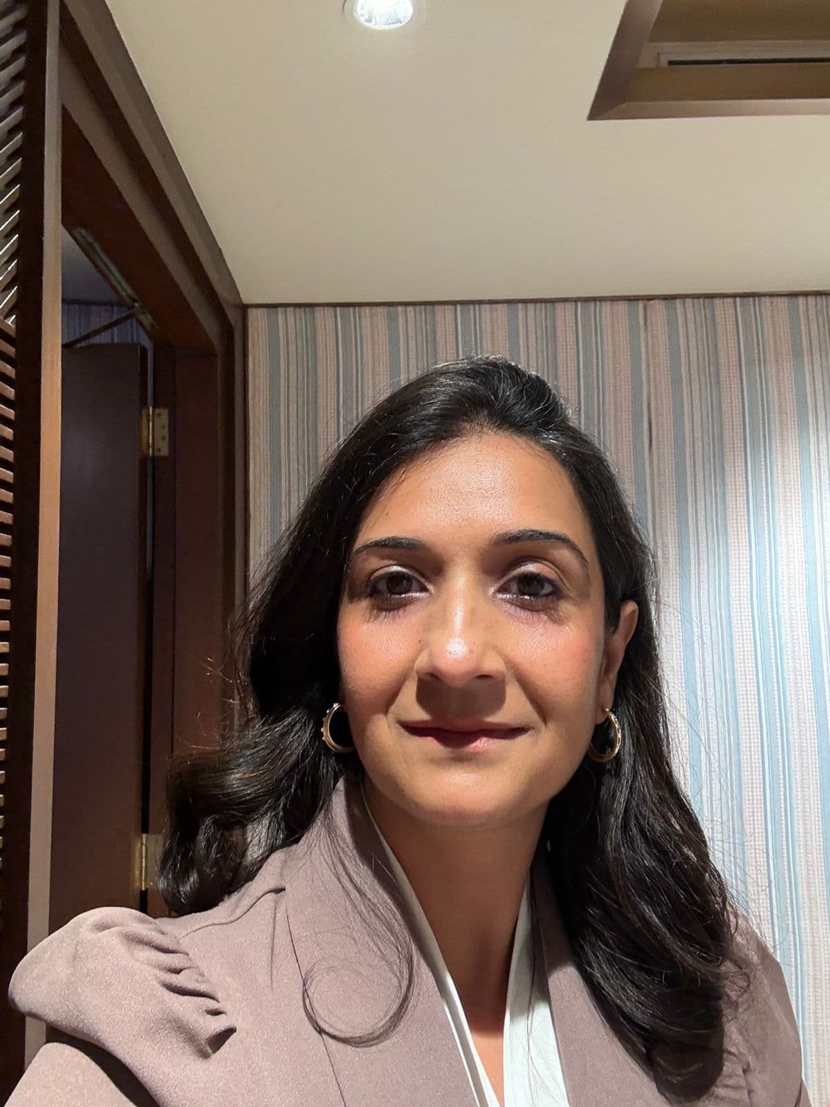 Roshni Gidwani profile photo